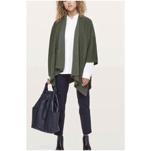 Lululemon Dream Weaver Wrap in Camo Green Cashmere Blend One Size (Medium)